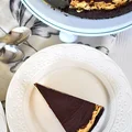 Tarta z ciasteczkami Oreo i masłem orzechowym