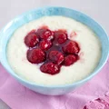 PUDDING Z TAPIOKI Z PIECZONYMI TRUSKAWKAMI