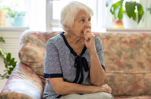 Podarowałam córce mieszkanie, a zięć kazał mi się wynosić. ‘Nie jesteś właścicielką’.” — pisze Halina [LIST]