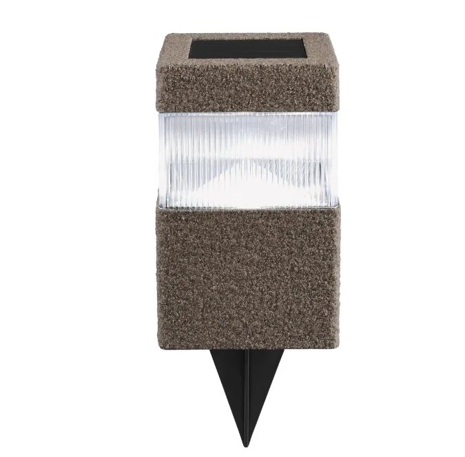 Zdjęcie Ta nowoczesna lampka solarna z Lidla to gorący hit! Za 24,99 zł i bez kabli stworzysz ogród lub balkon jak z Instagrama #6