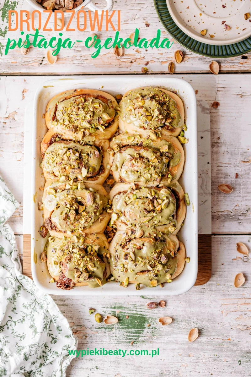 Drożdżówki pistacja-czekolada