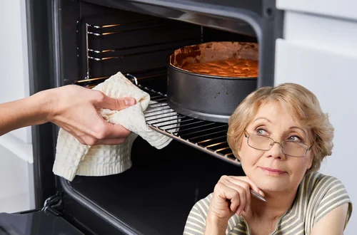 Sernik nie opadnie, jeśli zrobisz TO! Mało kto zna ten patent babci