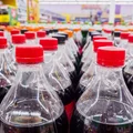 Dlaczego nakrętki muszą być przytwierdzone na stałe? Klienci są zirytowani, ale powód daje do myślenia