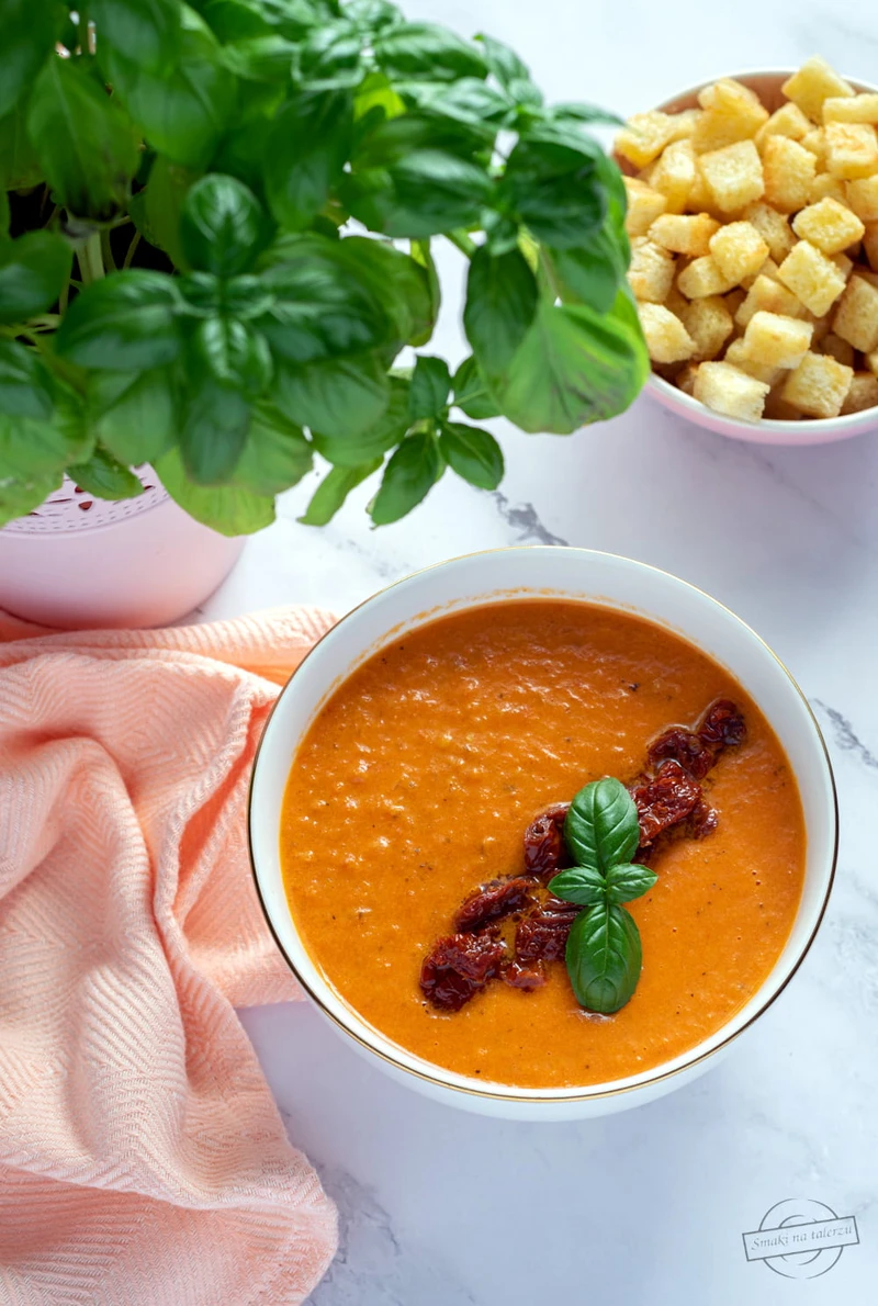 Zupa krem z pieczonych pomidorów z suszonymi pomidorami