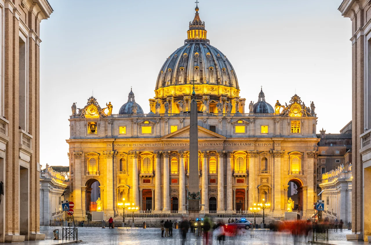 Takiego pożegnania świat nie widział od 120 lat! Papież Franciszek spoczął poza Watykanem