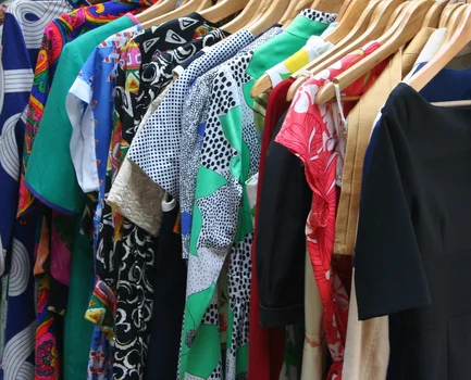 Markowe ciuchy "za grosze": gdzie kupować tanie markowe ubrania online?