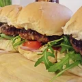 Domowy burger wołowy