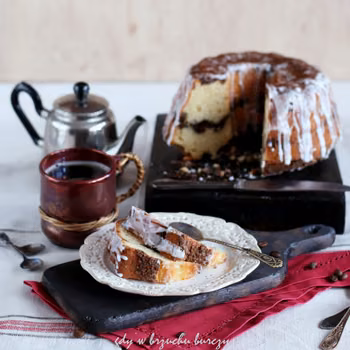 Babka jogurtowa z kawową kruszonką