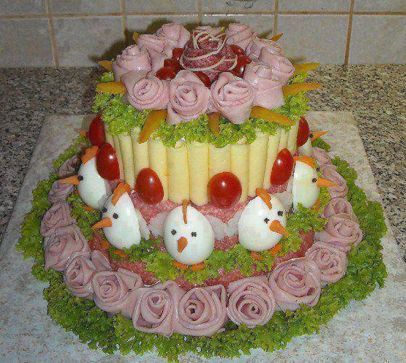 Tort z jedzenia