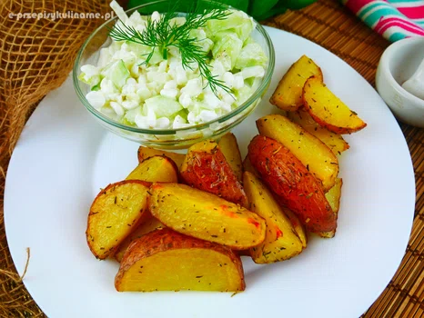 Ziemniaki z serkiem wiejskim – prosty i tani obiad