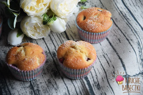MUFFINY ZE ŚLIWKAMI
