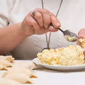 Dodaj ten 1 składnik do farszu do pierogów ruskich. To nieźle podkręci ich smak