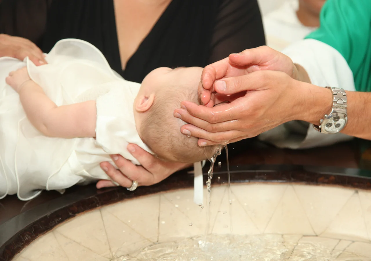 Dodatkowe wymagania dla rodziców chrzestnych. Kościół zaostrza przepisy!