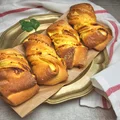 Jaglane drożdżówki z serem