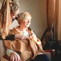 Za opiekę nad chorym bliskim należą się pieniądze. Trzeba spełnić dwa warunki
