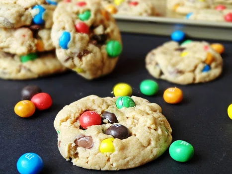 Mega ciasteczka z masłem orzechowym i M&Ms