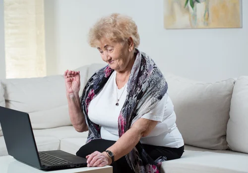 ZUS wypłaca więcej, niż powinien? Eksperci: „To światowy ewenement”