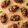 Crostini z bakłażanem i suszonymi pomidorami