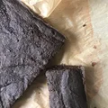 Brownie z buraka z dżemem malinowym