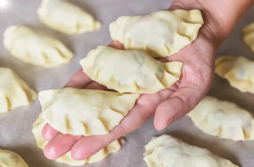 Jak zacząć sprzedawać domowe jedzenie? Legalnie i bez stresu