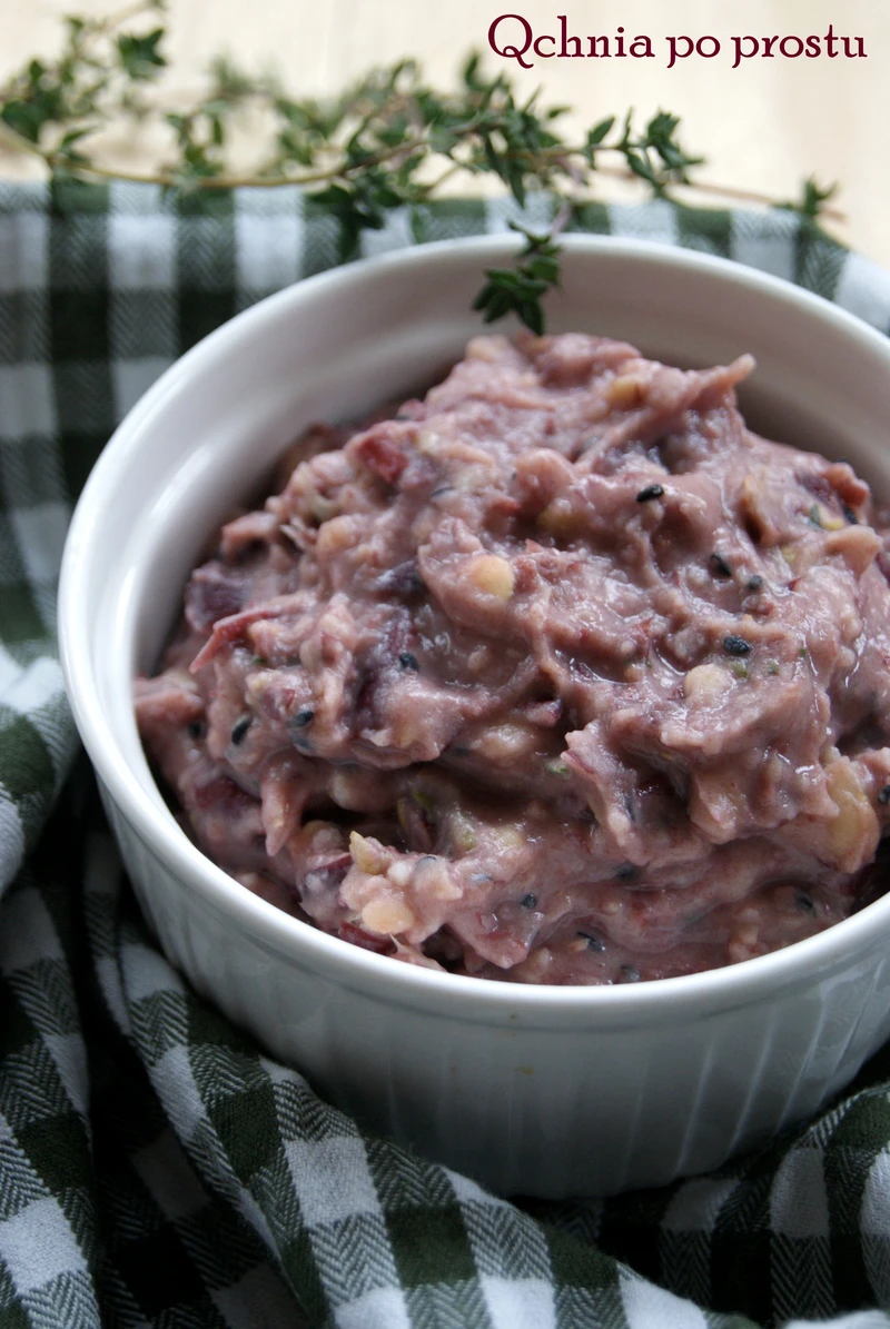 Pasta z fasoli z czarnuszką i tymiankiem