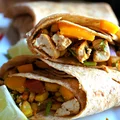 Tortilla Wrap z Tofu i Salsą z Mango