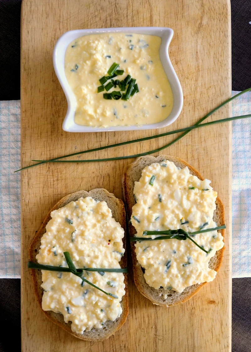 Śniadaniowa pasta z jajek i twarogu