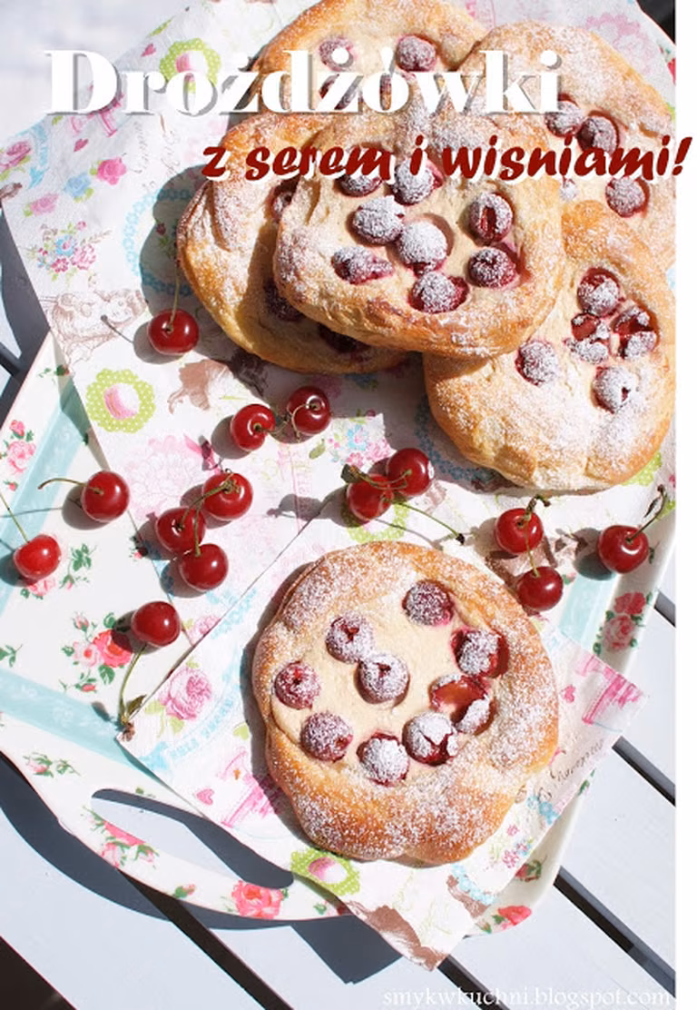 DROŻDŻÓWKI Z SEREM I WIŚNIAMI!