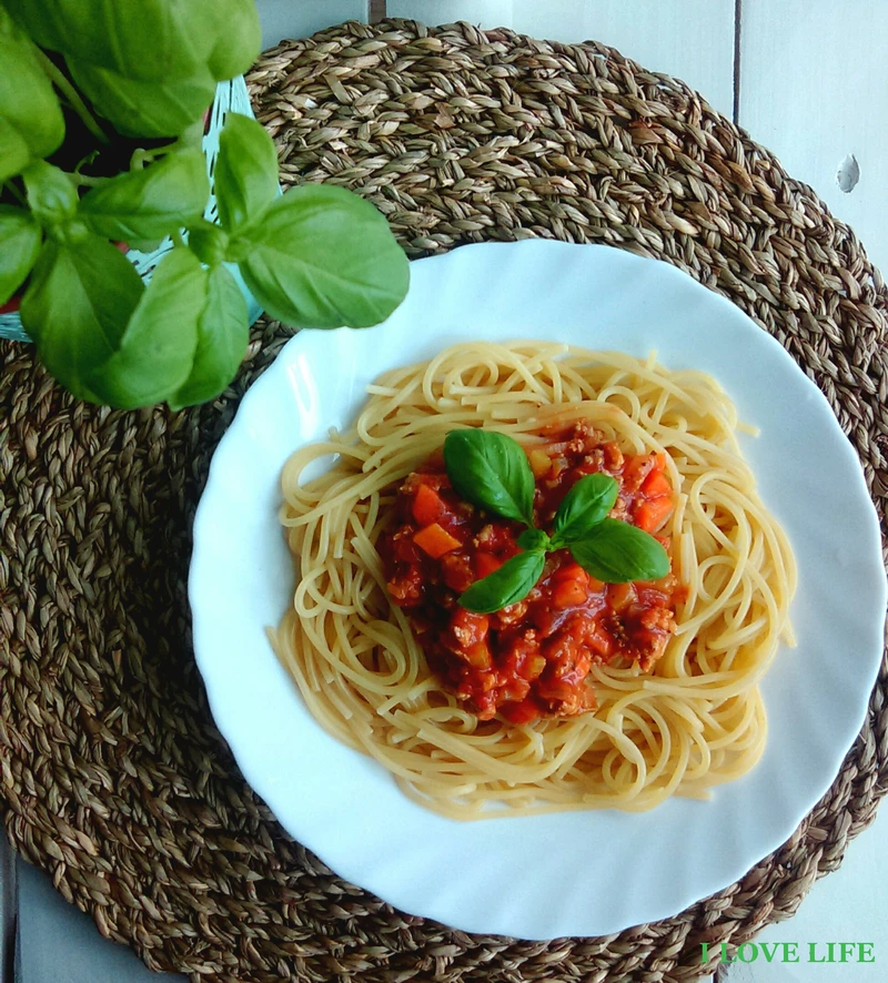 Spaghetti z sosem Ragù alla bolognese