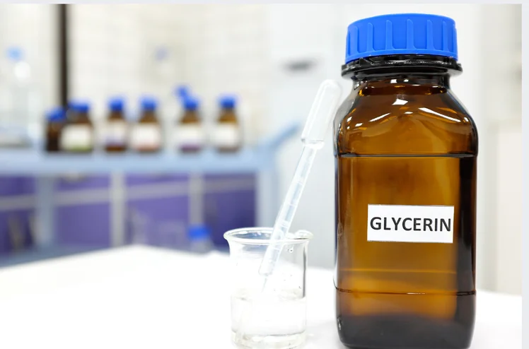 Zdjęcie Tajemniczy składnik wielu kosmetyków – gliceryna w płynie. Dlaczego jest tak ważna w codziennej pielęgnacji? #1