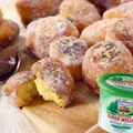 Błyskawiczne mini pączki serowe na Tłusty Czwartek!  – prosty przepis z serka wiejskiego!