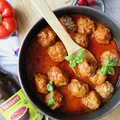 Pulpeciki z mozzarellą w sosie pomidorowym