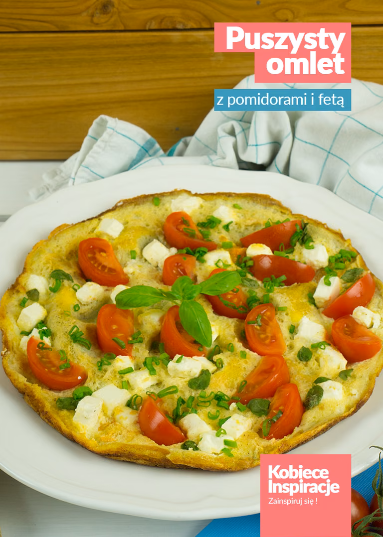 Puszysty omlet z pomidorami i fetą