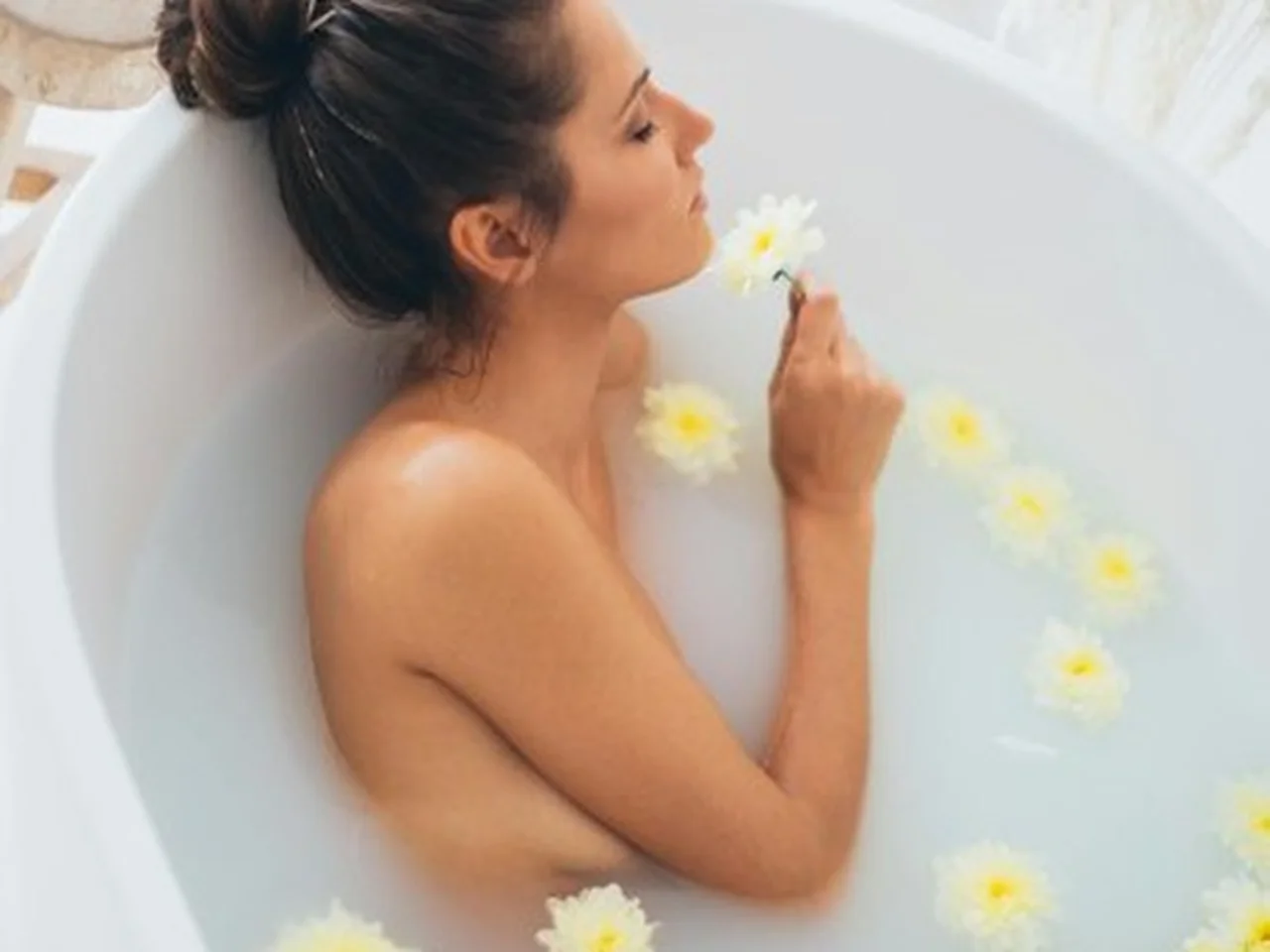 Relaks w 10 minut? Naucz się aromatycznej pielęgnacji - świadomy dotyk i zapach to 10 minut, które wyciszają i relaksują