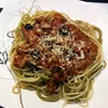 Spaghetti z oliwkami i chorizo