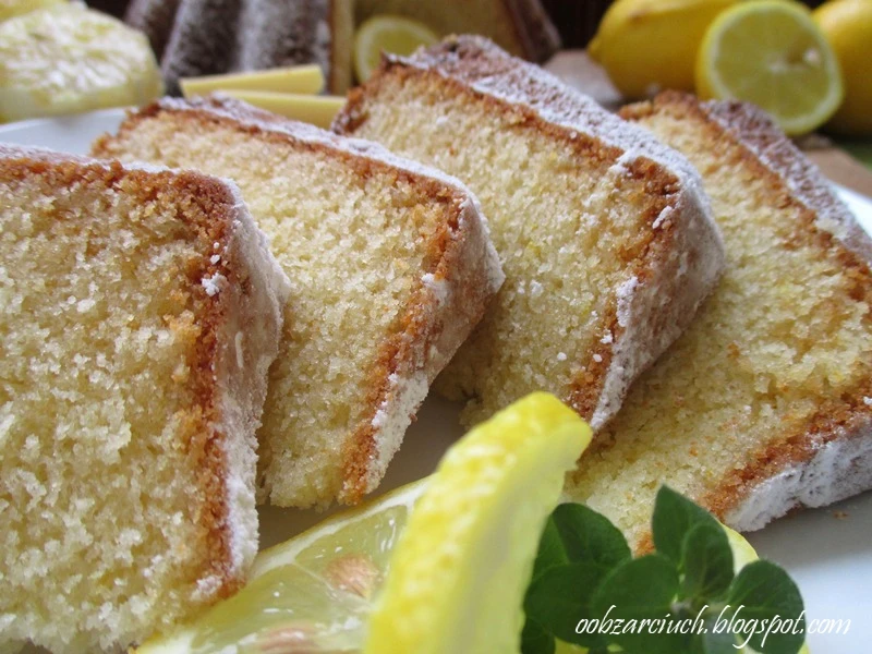 Babka z białą czekoladą