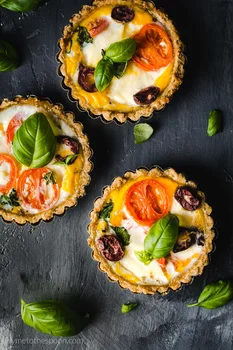 Tartaletki włoskie z mozzarellą i pomidorami – low FODMAP