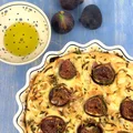 Focaccia z figami, cebulą i macierzanką
