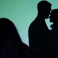 Czy można kochać dwie osoby jednocześnie? Psychologia zdrady emocjonalnej