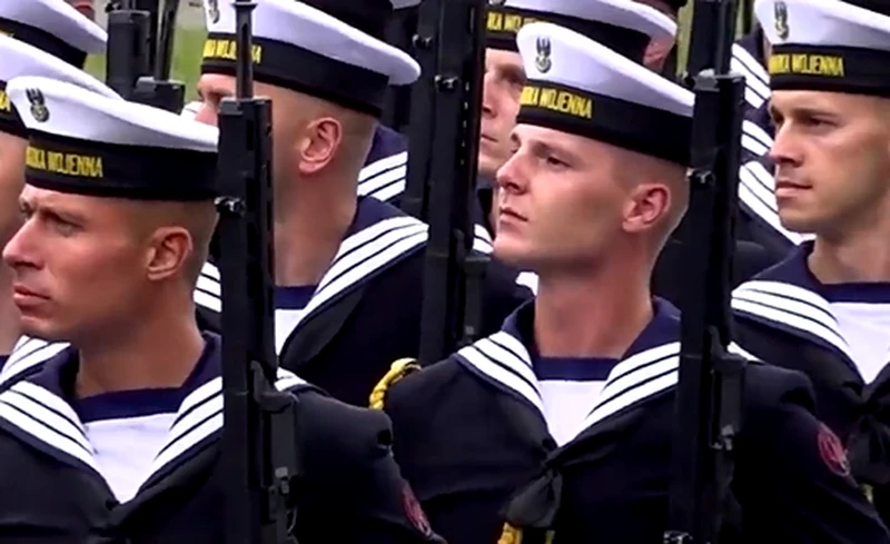 Filmik z polską armią podbija Internet!