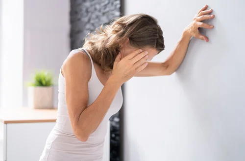 Kobieto, masz zawroty głowy? To może być niedobór witaminy B1 (tiaminy)!