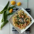Tagliatelle z łososiem i szparagami