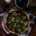 Pizza z powidłami śliwkowymi i kozim serem