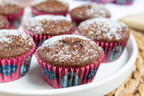 Bezglutenowe muffinki kakaowe z jabłkiem