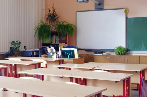 Te szkoły zawieszają lekcje dla uczniów! Niektóre polskie placówki będą zamknięte od 7 stycznia
