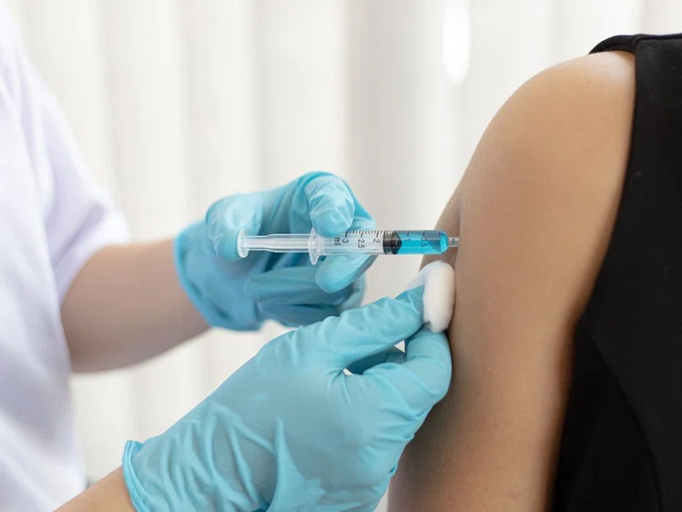 Zdjęcie Ruszają szczepienia nastolatków. Co musisz wiedzieć? #2
