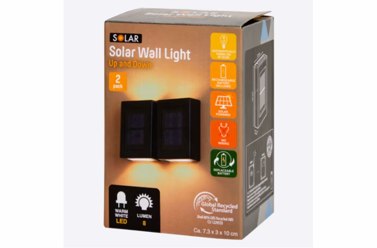 Zdjęcie Te lampki solarne za 16 zł z Action odmienią nudną ścianę domu lub balkonu! Światło typu "up and down" robi magiczny klimat #4