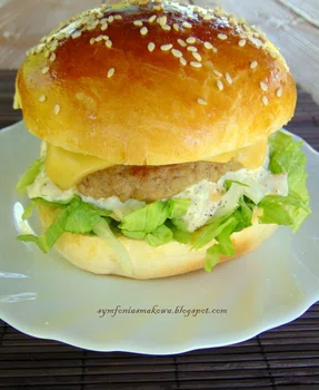 Burger à la Big Mac z McDonald's.