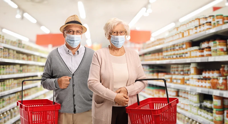 Od dziś obowiązują "godziny dla seniorów". Nie tylko w sklepach! Poznaj szczegóły