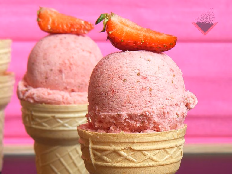 Domowe lody truskawkowe